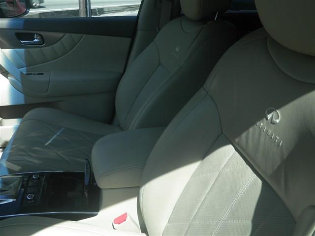 Infiniti FX35 2011 photo 6