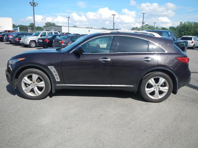 Infiniti FX35 2011 photo 2