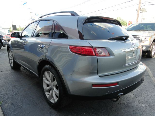 Infiniti FX45 2003 photo 2