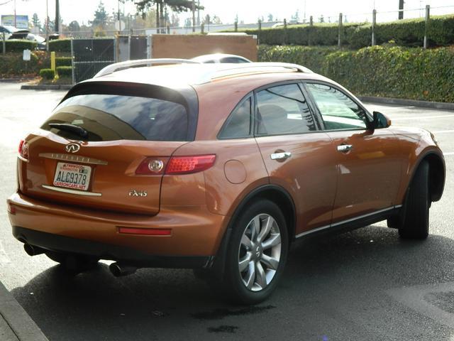 Infiniti FX45 2004 photo 2