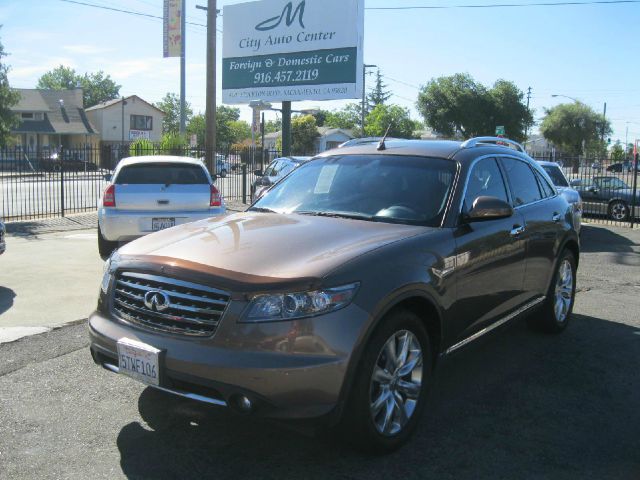 Infiniti FX45 2006 photo 2