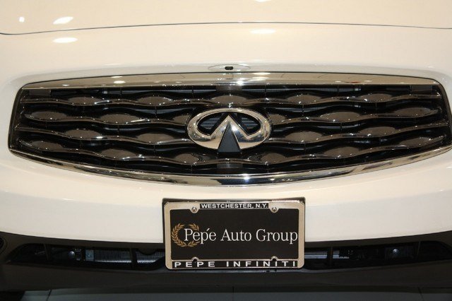 Infiniti FX50 2011 photo 2