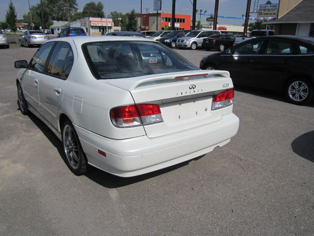 Infiniti G20 1999 photo 4