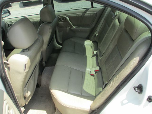 Infiniti G20 1999 photo 1