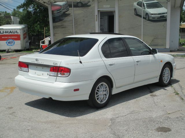 Infiniti G20 1999 photo 3