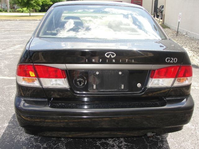 Infiniti G20 1999 photo 1
