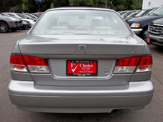Infiniti G20 2000 photo 1