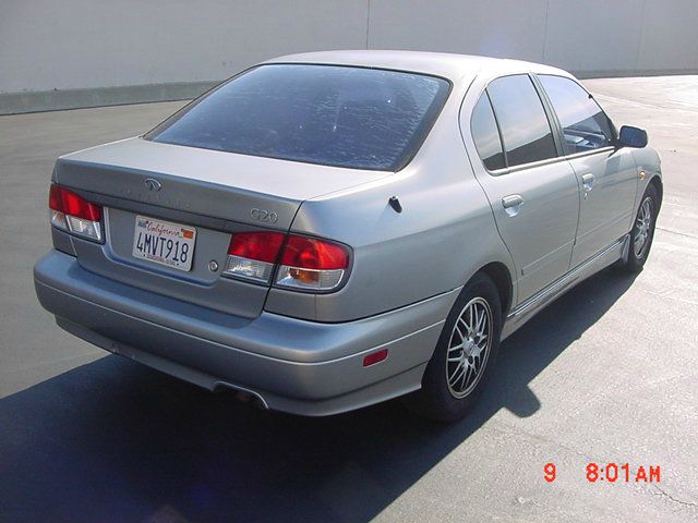 Infiniti G20 2000 photo 1