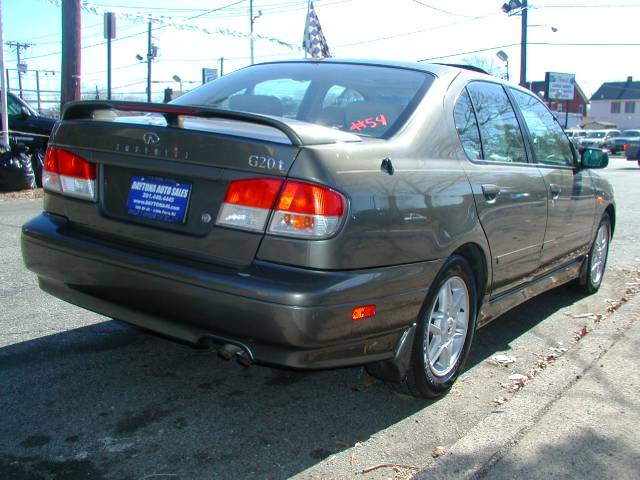 Infiniti G20 2000 photo 3