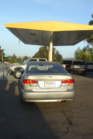 Infiniti G20 2001 photo 1