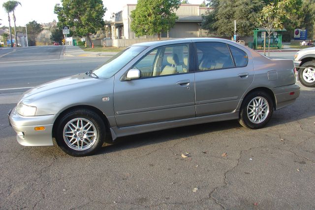 Infiniti G20 2001 photo 3