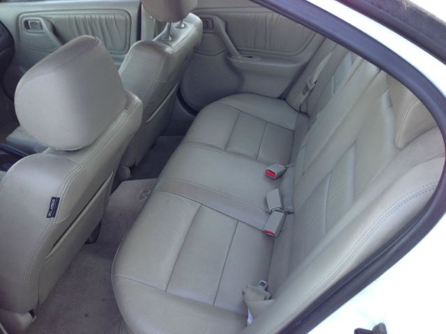 Infiniti G20 2001 photo 1