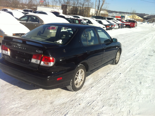 Infiniti G20 2001 photo 2