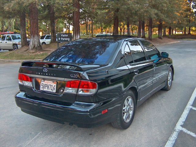 Infiniti G20 2002 photo 4