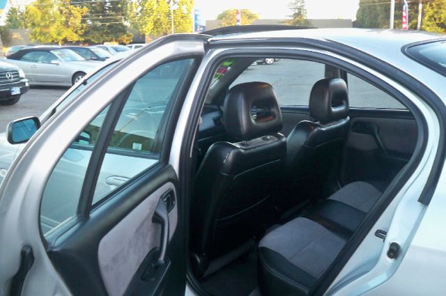 Infiniti G20 2002 photo 12