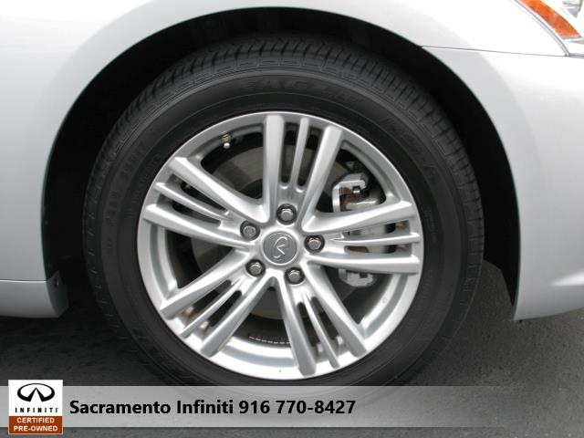 Infiniti G25 2011 photo 3