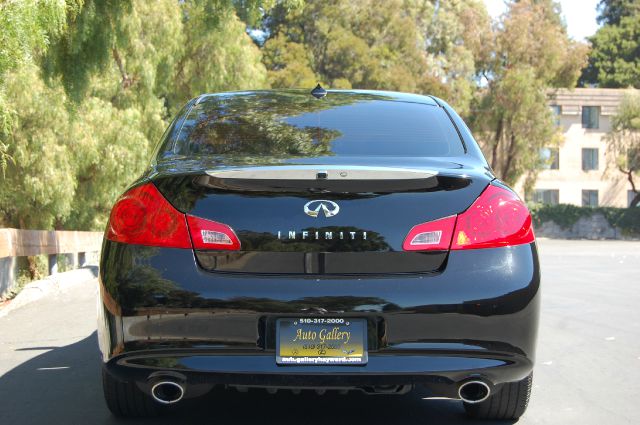 Infiniti G25 2011 photo 3