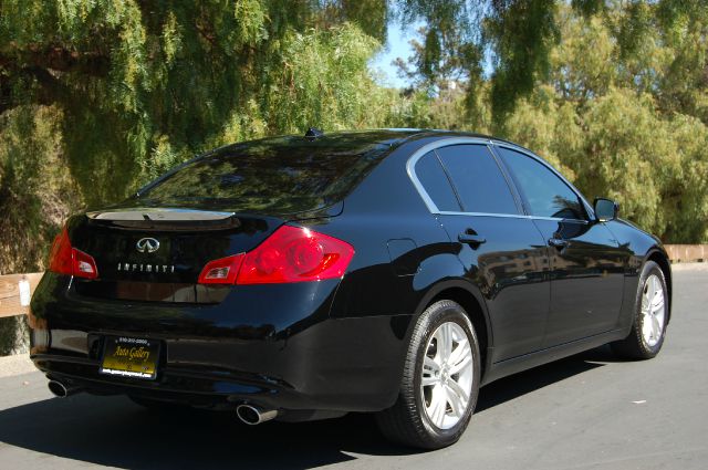 Infiniti G25 2011 photo 4