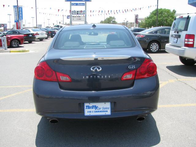 Infiniti G25 2011 photo 1