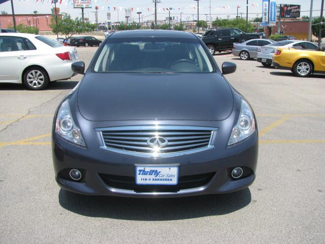 Infiniti G25 2011 photo 3