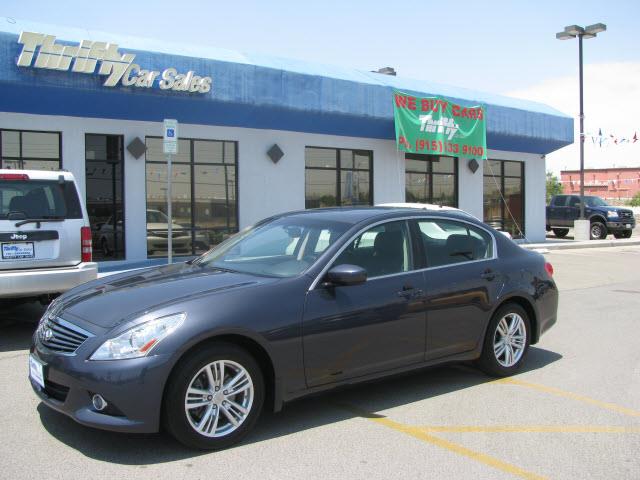 Infiniti G25 2011 photo 4