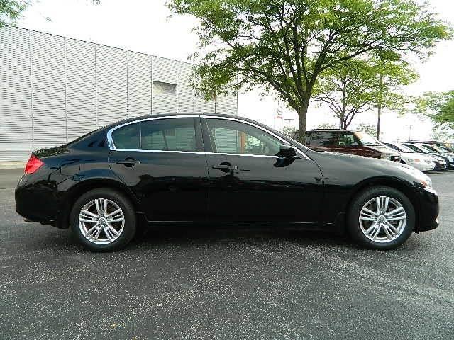 Infiniti G25x 2011 photo 1