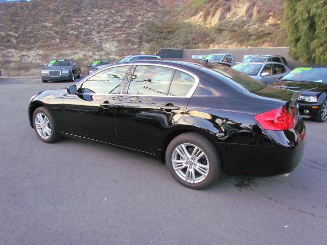 Infiniti G25x 2012 photo 3