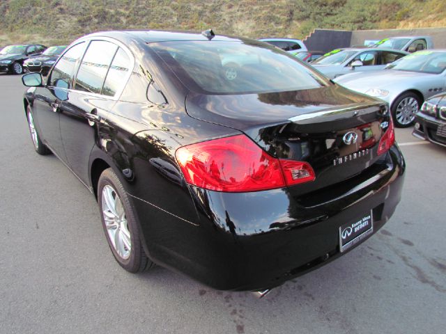 Infiniti G25x 2012 photo 4