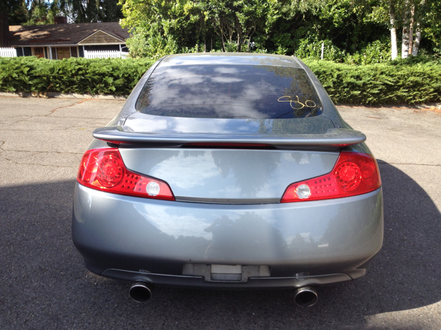 Infiniti G35 XL 12-passenger Coupe