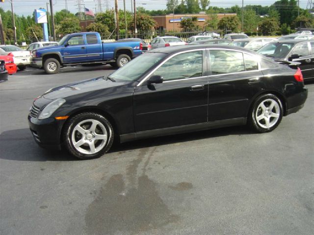 Infiniti G35 2004 photo 2