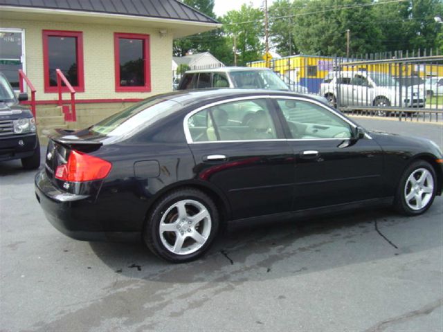 Infiniti G35 2004 photo 3