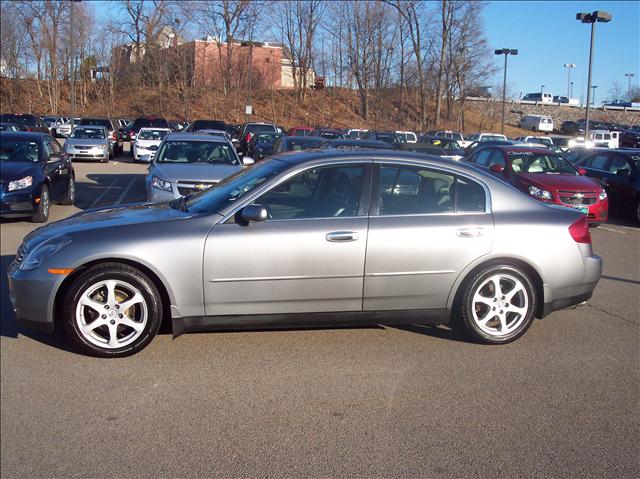 Infiniti G35 2004 photo 2