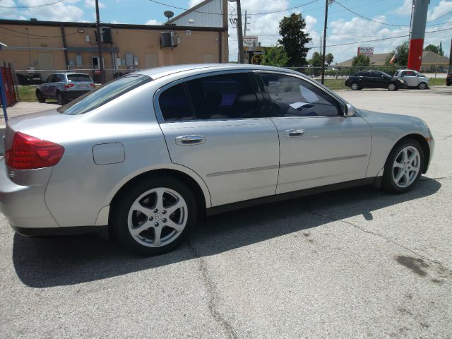 Infiniti G35 2004 photo 2