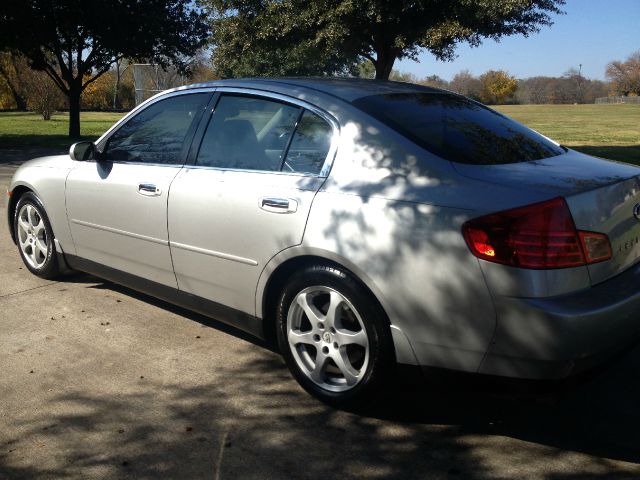 Infiniti G35 2004 photo 2