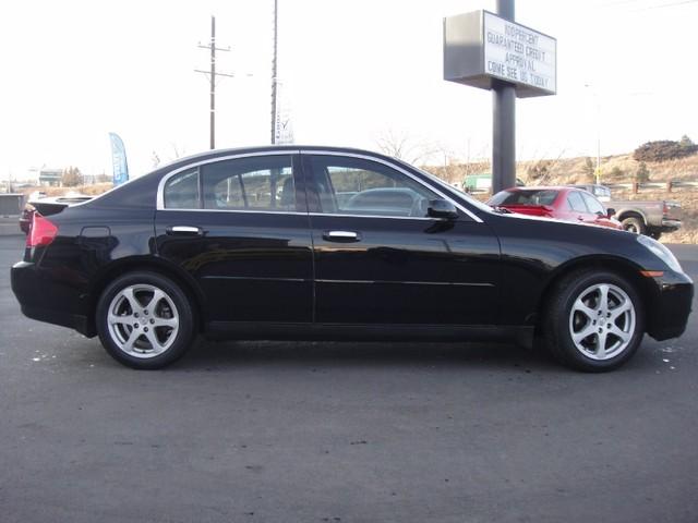 Infiniti G35 2004 photo 2