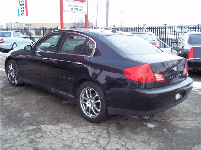 Infiniti G35 2004 photo 2