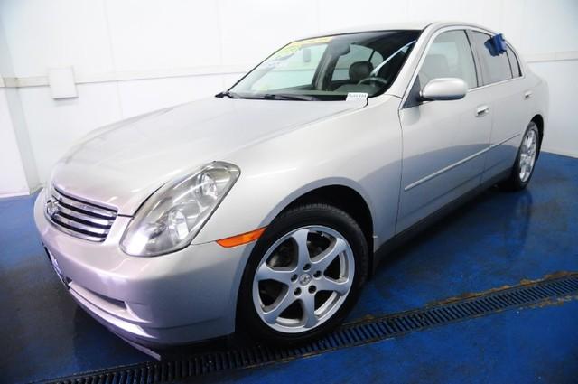 Infiniti G35 2004 photo 2
