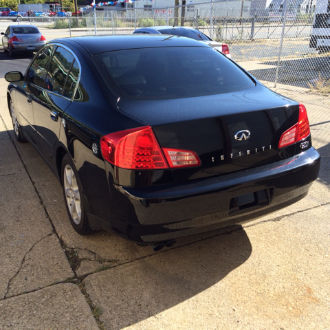 Infiniti G35 2004 photo 2