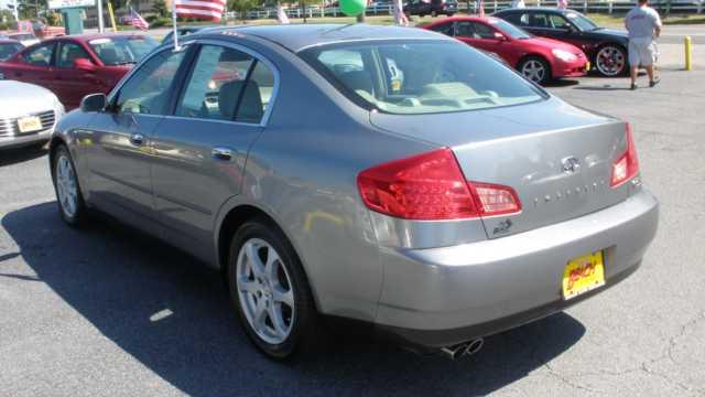 Infiniti G35 2004 photo 2