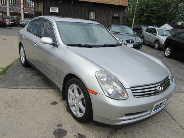 Infiniti G35 2004 photo 3