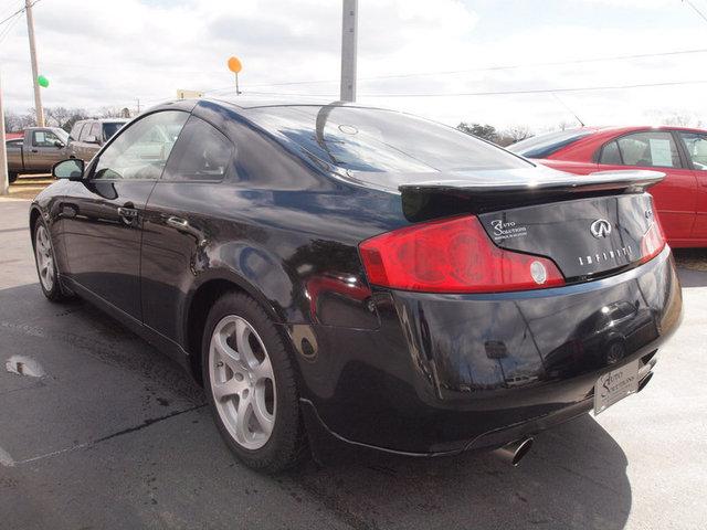 Infiniti G35 2004 photo 2