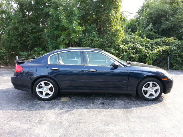 Infiniti G35 2004 photo 2