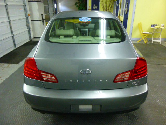 Infiniti G35 2004 photo 2