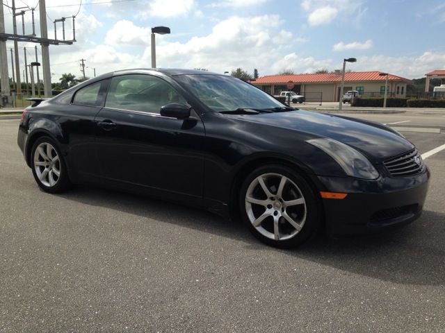 Infiniti G35 2004 photo 2