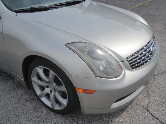 Infiniti G35 2004 photo 2