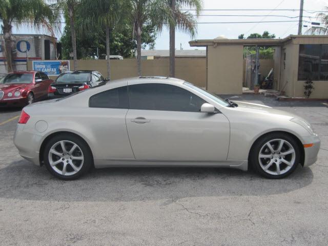 Infiniti G35 2004 photo 4