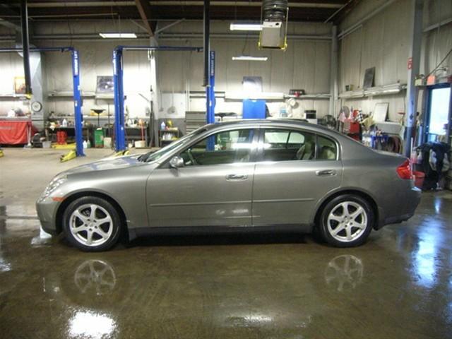 Infiniti G35 2004 photo 2
