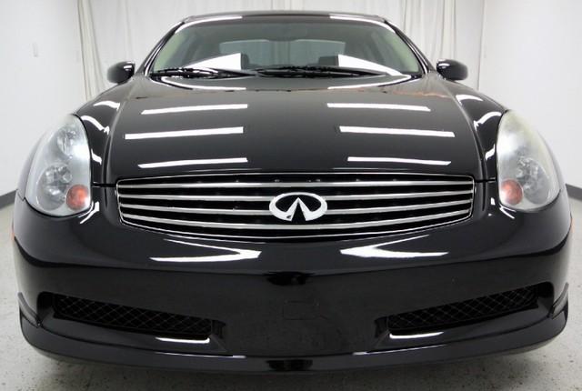 Infiniti G35 2004 photo 2