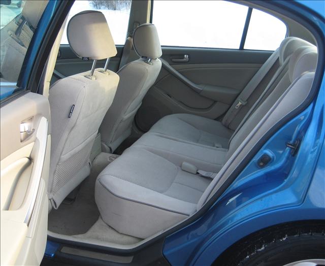 Infiniti G35 2004 photo 2