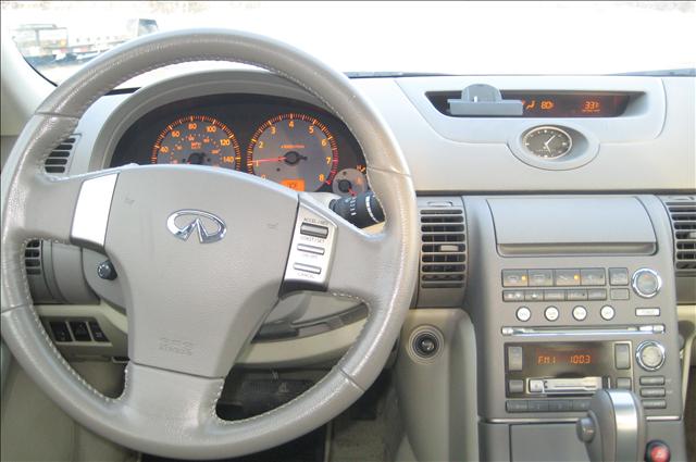 Infiniti G35 2004 photo 3
